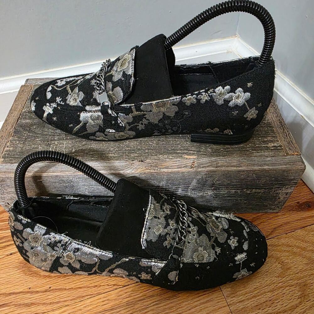 Indigo Rd. Black Floral Brocade Loafers Silver Chain Detail Size 7M
